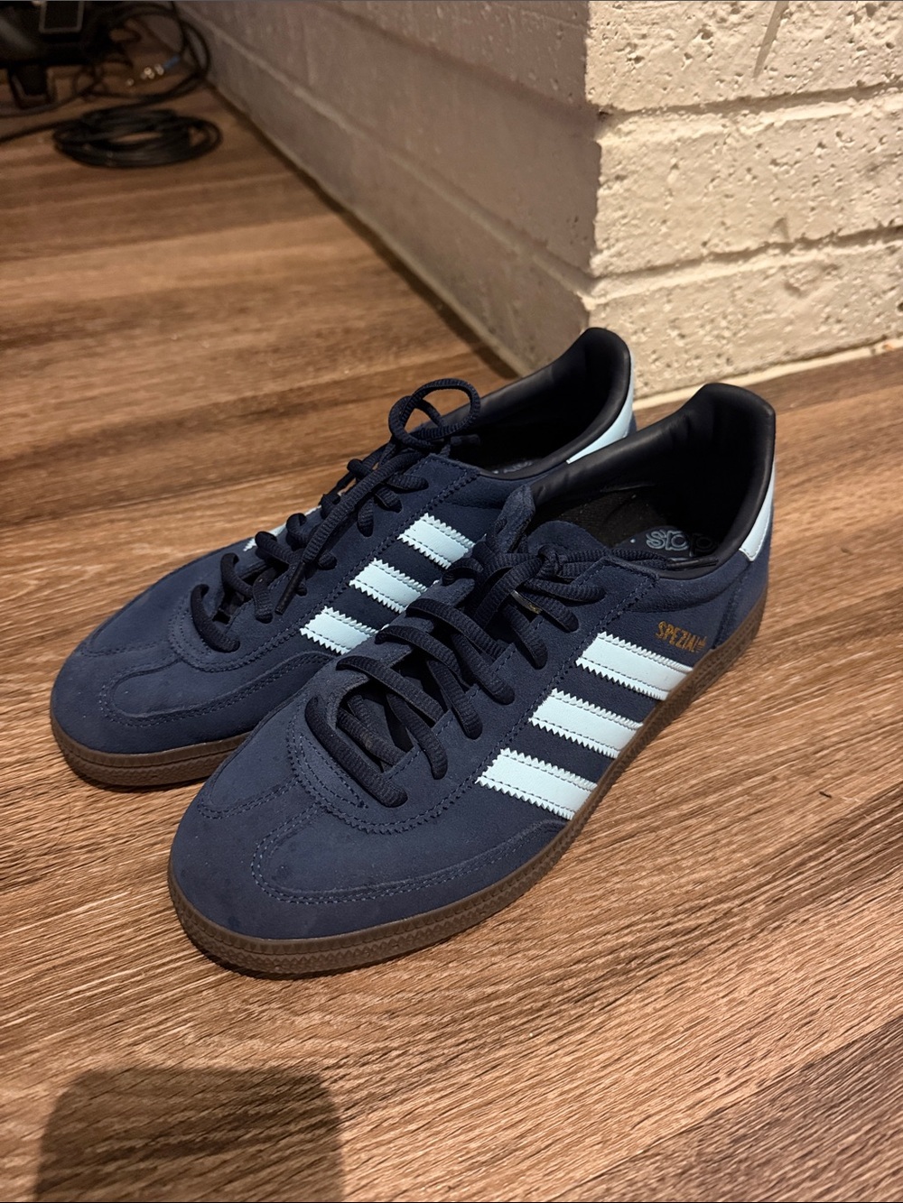 Adidas Handball Spezial in Collegiate Navy / Clear Sky / Gum